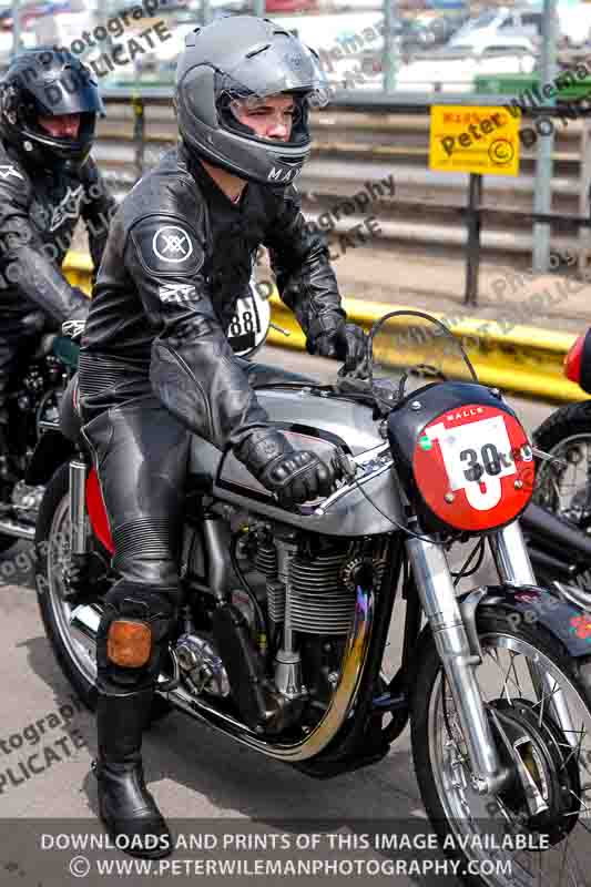 Vintage motorcycle club;eventdigitalimages;mallory park;mallory park trackday photographs;no limits trackdays;peter wileman photography;trackday digital images;trackday photos;vmcc festival 1000 bikes photographs